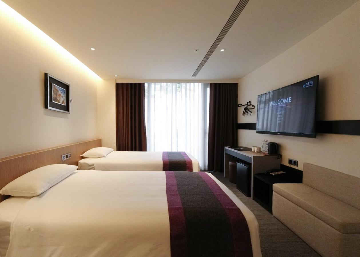 Royal Roi Hotel Taichung Exterior photo